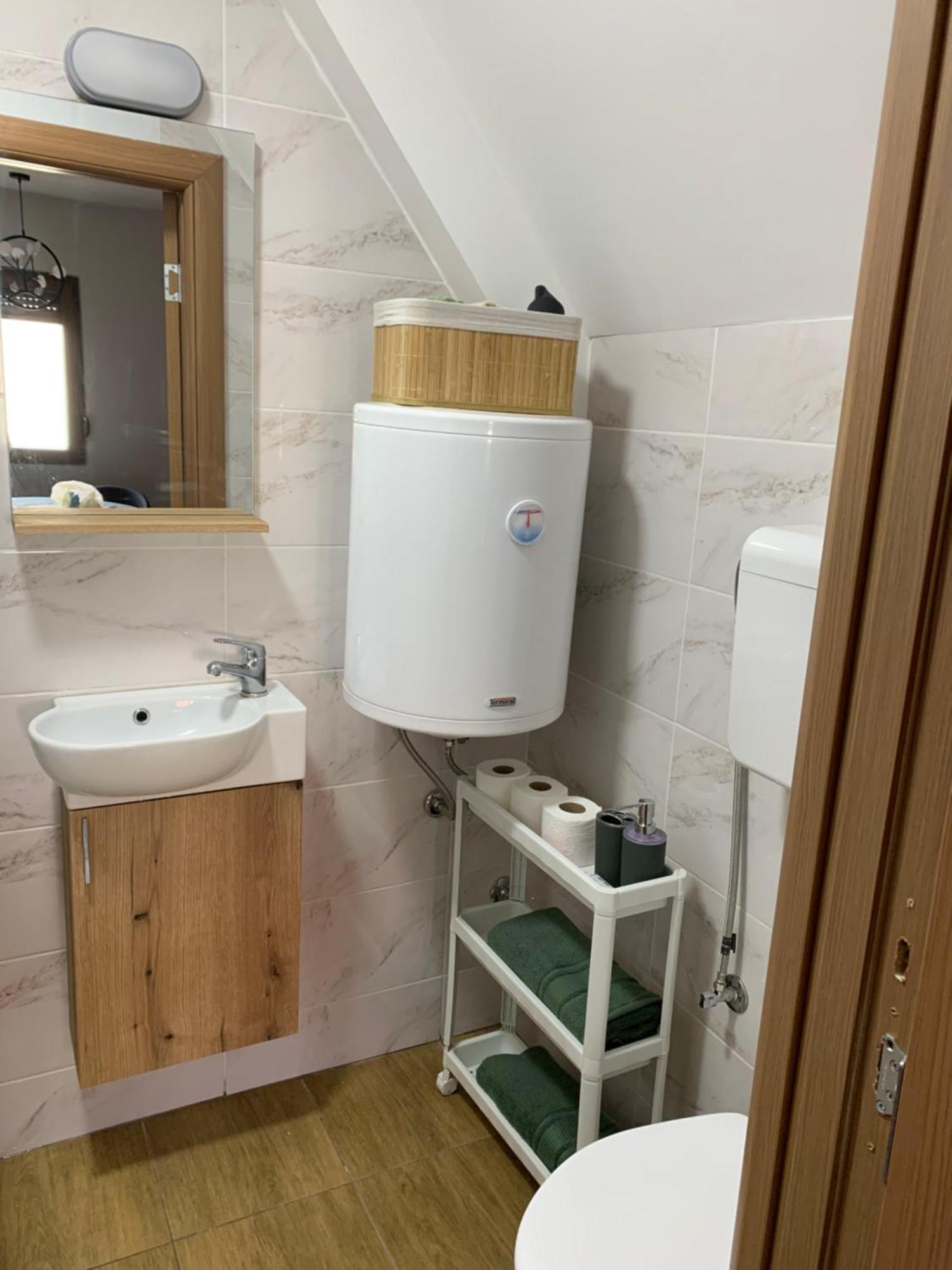 Modern In Center Apartment Zabljak  Phòng bức ảnh