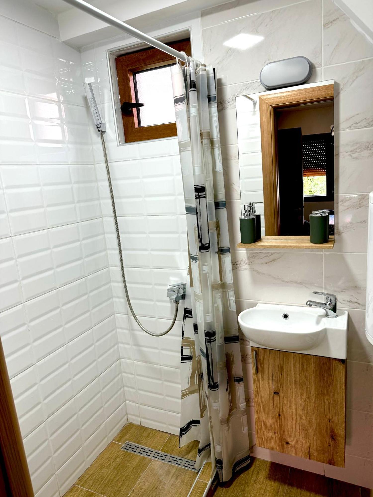 Modern In Center Apartment Zabljak  Ngoại thất bức ảnh